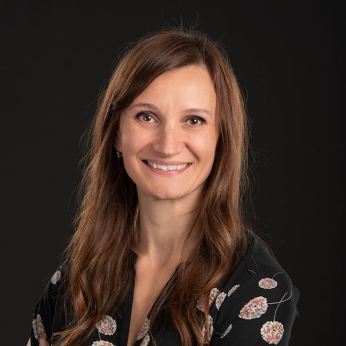 Robin Marth Headshot