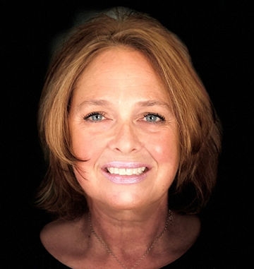 Revonda Tew Headshot